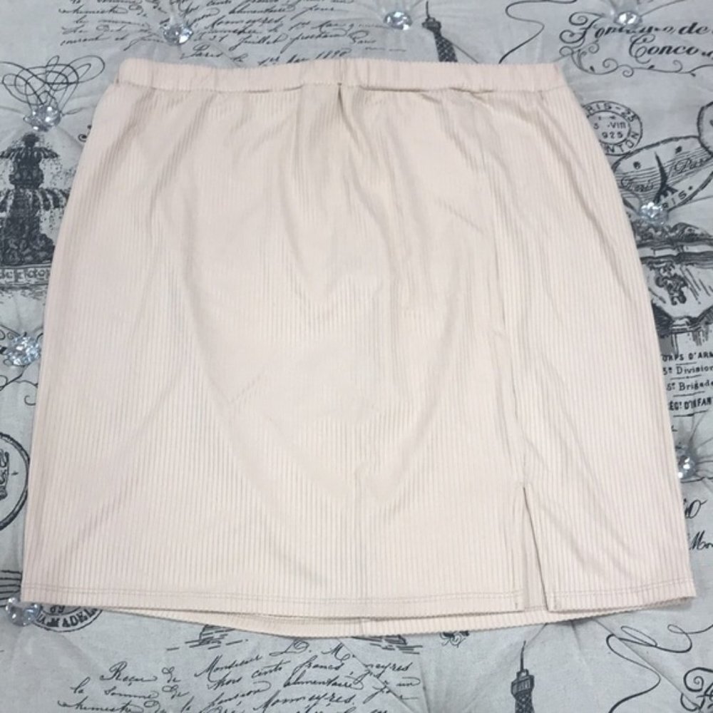 Leith Ribbed Mini Skirt - Picture 2 of 5